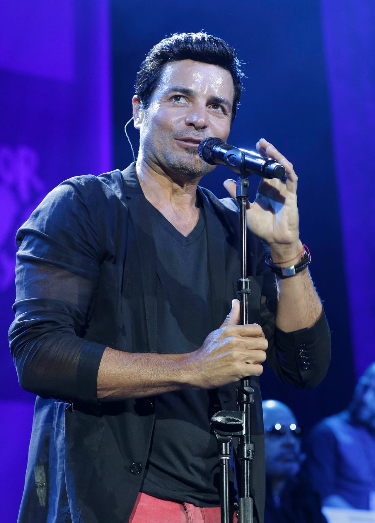 Ha grabado más de diez quince álbumes de estudio, su participación en televisión y cine le ha dado las tablas para ser uno de los ídolos con mayor trayectoria en la música pop.