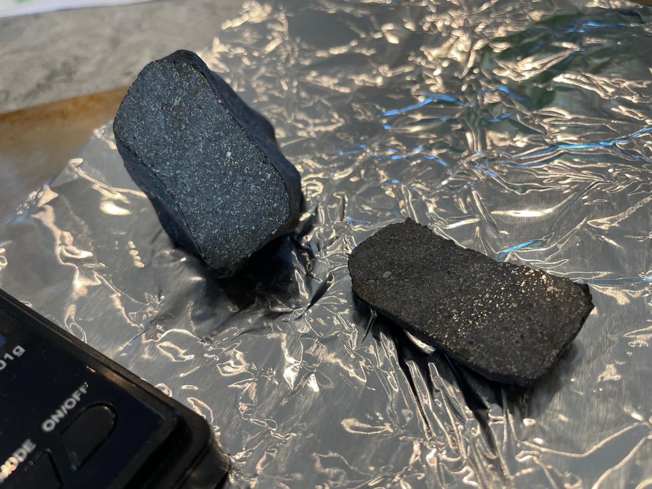 Partes del meteorito que cayó en Utah el 13 de agosto del 2022.