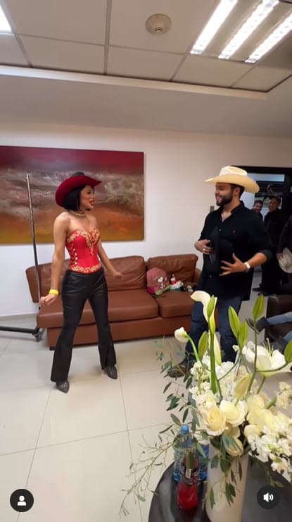 "De repente entro al camerino de Ángela y veo un 'Angelononón' grandote y dije: '¿Qué es esto? ¿en qué momento pasó?'", compartió entre risas a 'Ventaneando'.
<br>