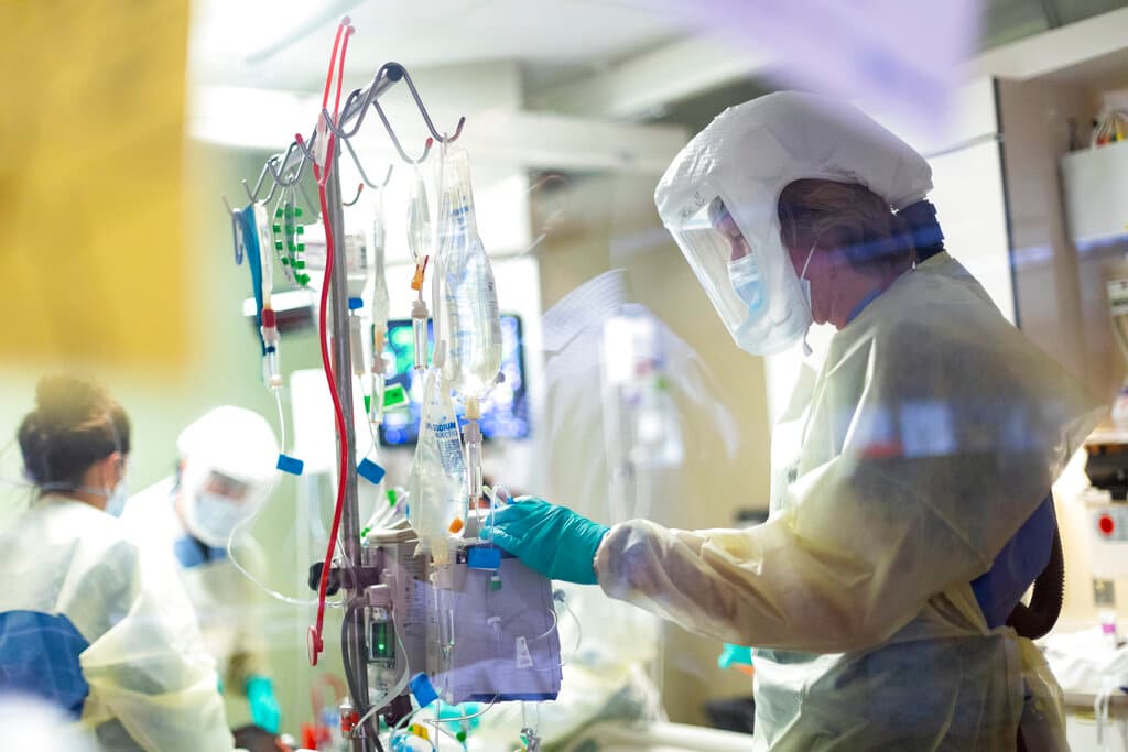 Una mujer esperaba pagar $1,300 por una cirugía, pero el hospital le cobró $300,000: Corte Suprema falla a su favor