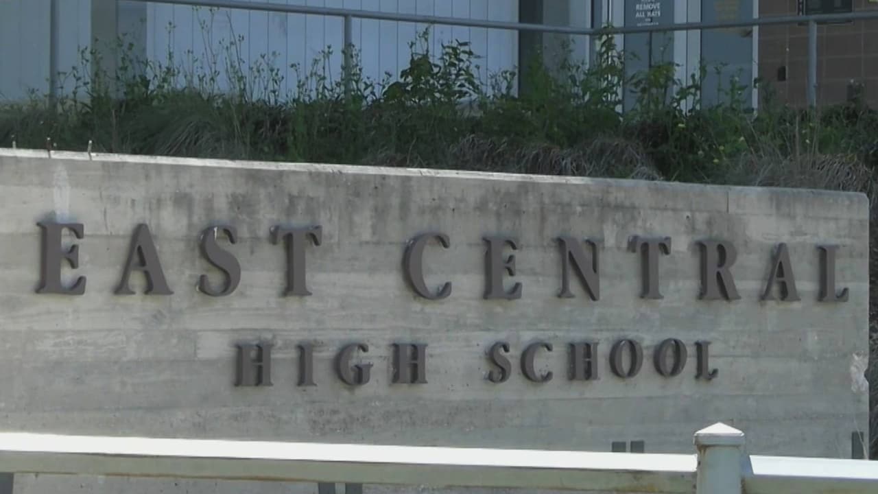 Se registran más de 60 peleas en East Central High School en el ciclo 2023-2024