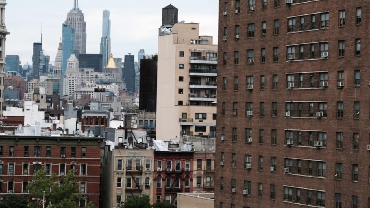 Empresa propietaria de edificios de renta estabilizada en NY llega a acuerdo millonario; reembolsarán a inquilinos afectados
