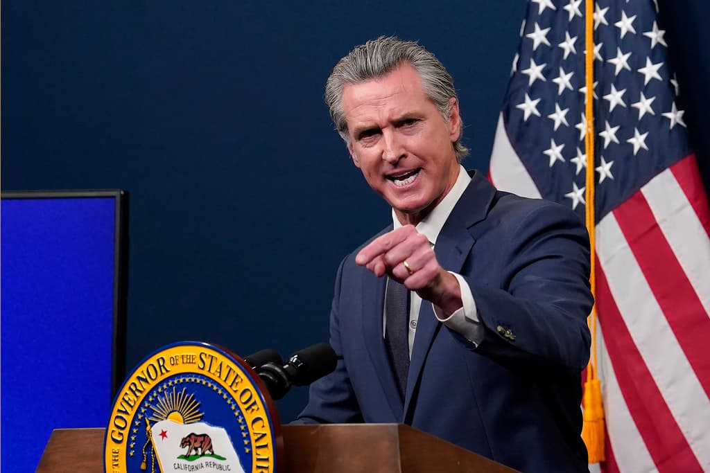 ARCHIVO - El gobernador de California, Gavin Newsom, presenta su presupuesto del estado revisado durante una conferencia de prensa el miércoles 14 de mayo de 2025, en Sacramento, California. (Foto/Rich Pedroncelli, archivo)