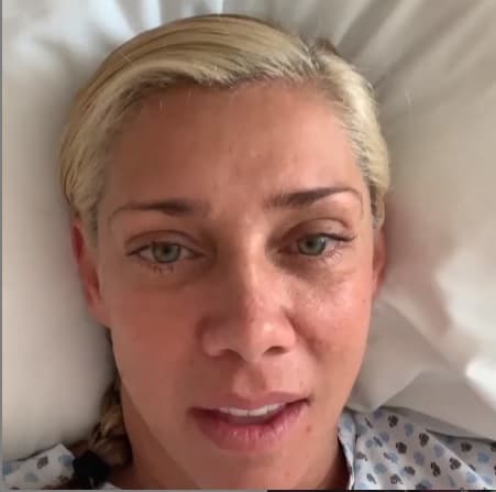 La actriz mexicana 
<b>Cynthia Klitbo</b> preocupó este domingo a sus más de 200 mil seguidores en Instagram, al publicar 
<b><a href="https://www.univision.com/famosos/cynthia-klitbo-cancela-su-asistencia-a-los-premios-tvynovelas-por-estar-hospitalizada">un video donde avisaba que estaba hospitalizada</a></b>.