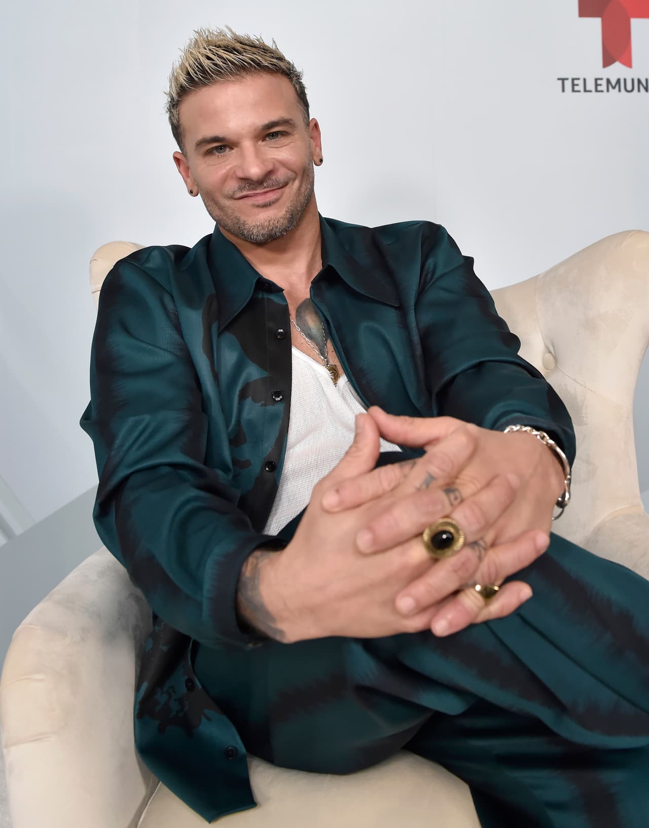 El puertorriqueño, casado desde hace 18 años y con tres hijos, también aumentó su número de seguidores gracias a su éxito musical.