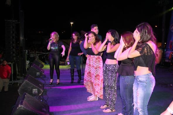 ¡Univisión Arizona sí cumple con su gente! Después de la tormenta, vino un súper concierto con El Dasa y la Arrolladora Banda Limón. Miles de personas bailaron, cantaron y además compartieron con el talento de radio y televisión de Univisión Arizona.