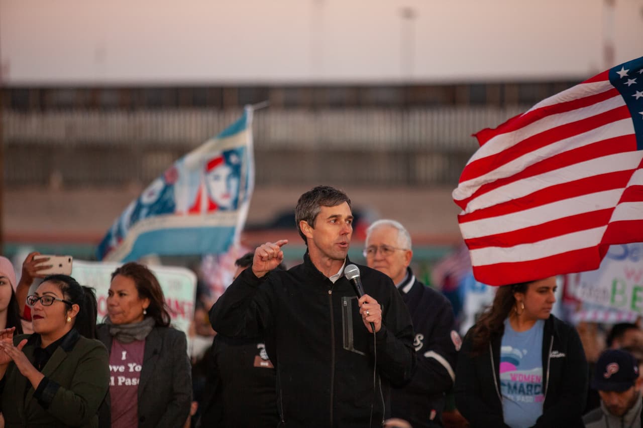 Cancelar el muro, reforma migratoria con ciudadanía, reunificación familiar: el plan migratorio de Beto O'Rourke