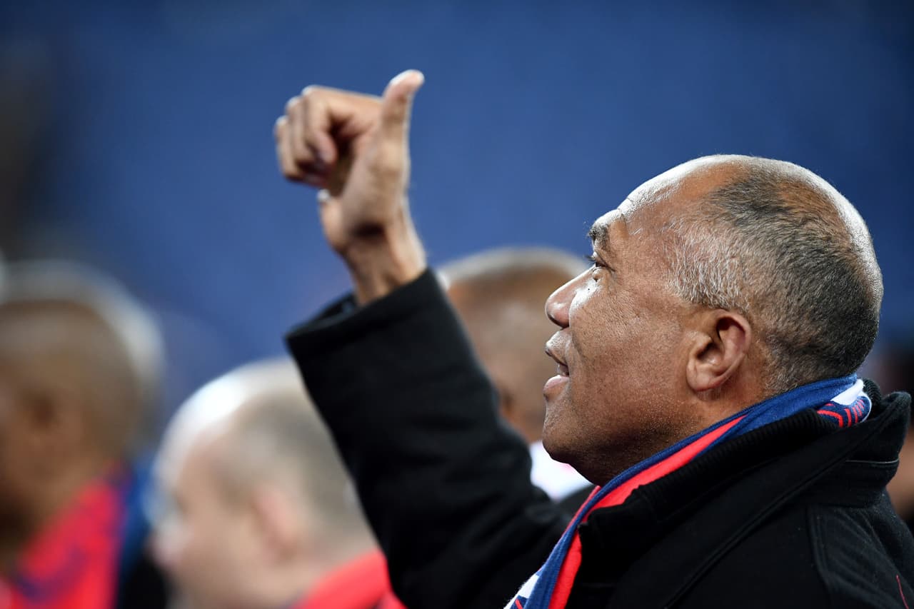 La figura histórica del PSG Antoine Kombouaré fue oto de los invitados de honor en el partido.