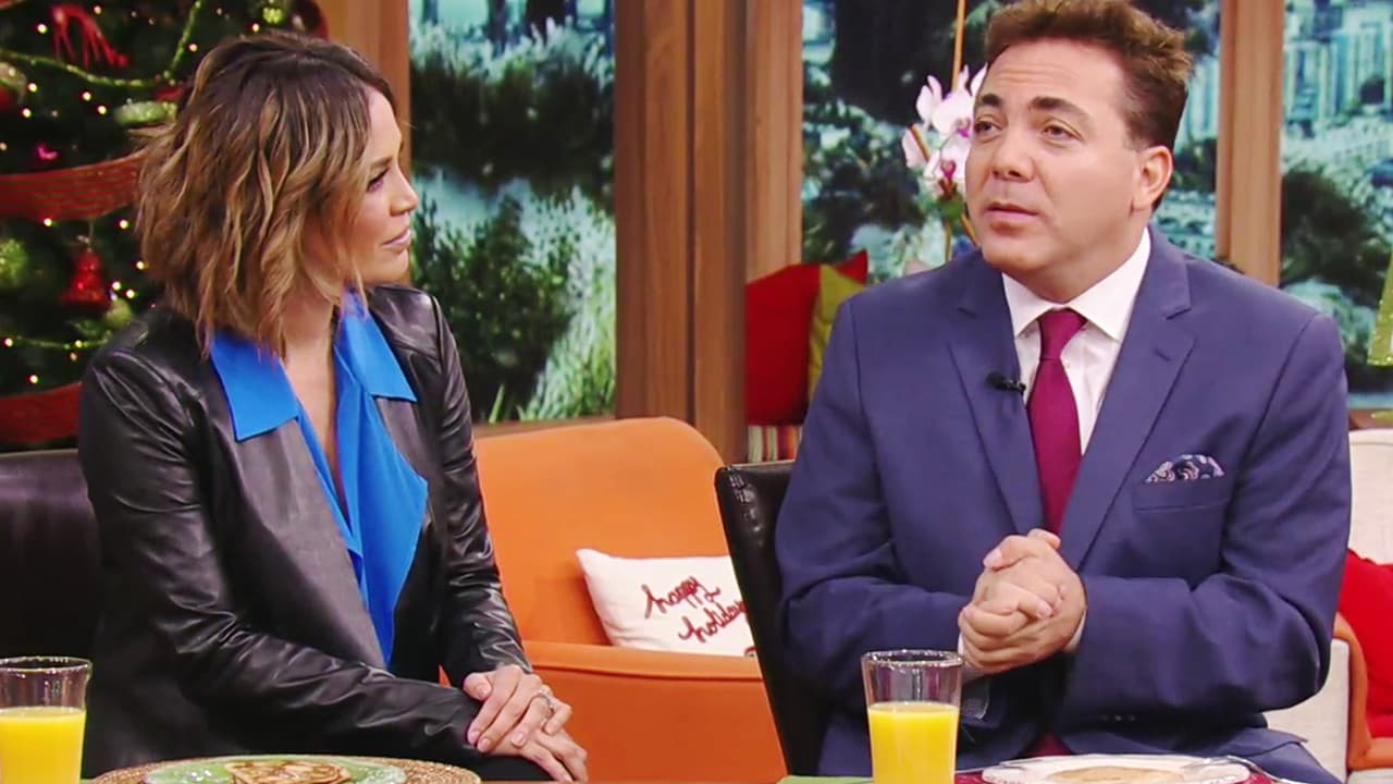 Por muchos años, 
<b><a href="https://www.univision.com/shows/despierta-america/el-loco-valdes-le-celebra-las-locuras-a-cristian-castro-video" target="_blank">'El Loco' Valdés mantuvo una relación distante con Cristian. </a></b>
<br>