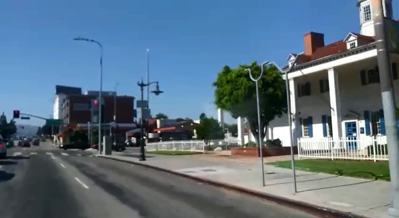 “El comercio también se afectó”, aseguró Gutiérrez refiriéndose a pequeños comerciales y camiones de comida cuyas ventas no alcanzaron los niveles habituales para el fin de semana.