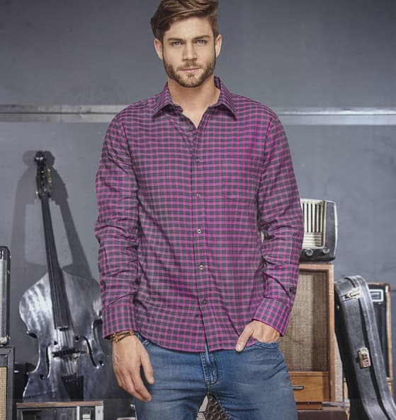 Comenzó su carrera como modelo en su país natal.