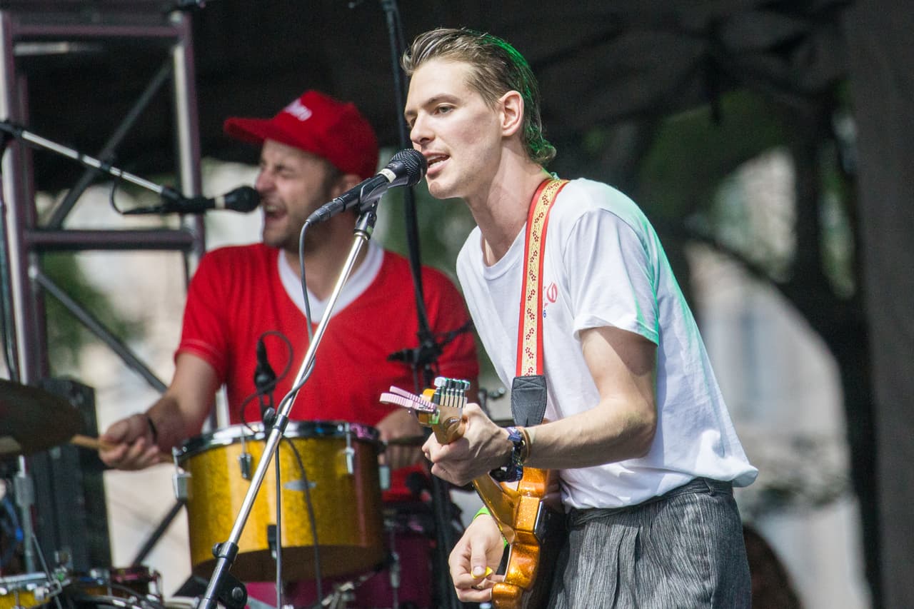 Ambiente del tercer día de conciertos de Lollapalooza 2016. Mira fotos de las actuaciones de Red Hot Chili Peppers y muchas estrellas más. Además del ambiente en el Grant Park.