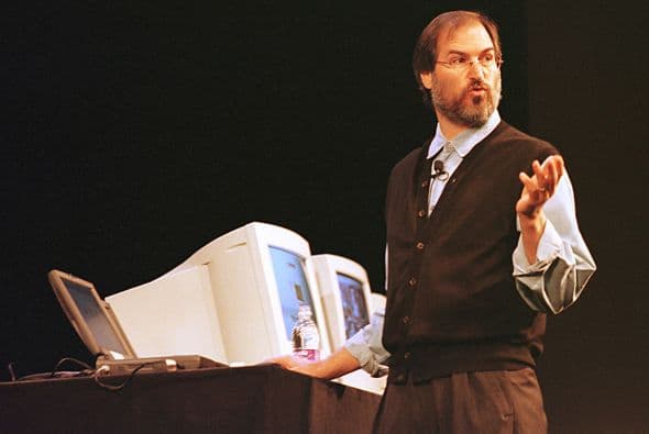 Trabajó en Atari, donde diseñó circuitos junto a su amigo Steve Wozniak, a quien se dice no le pagó lo que le ofreció por su talento. Juntos diseñaron la primera computadora Apple I en 1976, año en que recibieron el financiamiento de Mike Makkula.