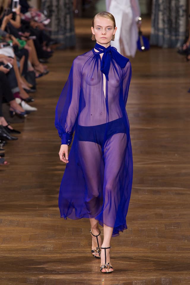 Descubre la colección primavera – verano 2017 de Lanvin aquí.