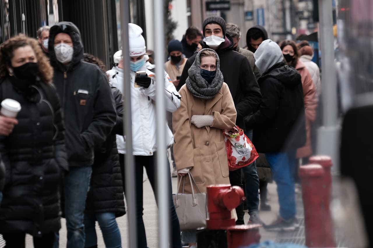 Con más de 44,400 nuevos casos de covid-19 registrados, Nueva York rompe otro récord 