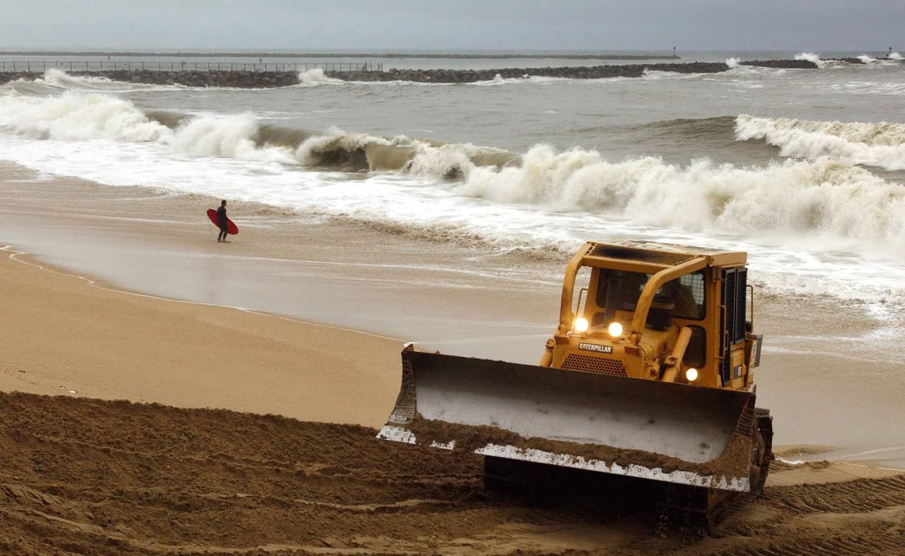 Se queda dormida en la playa y es atropellada mortalmente por una maquinaria pesada