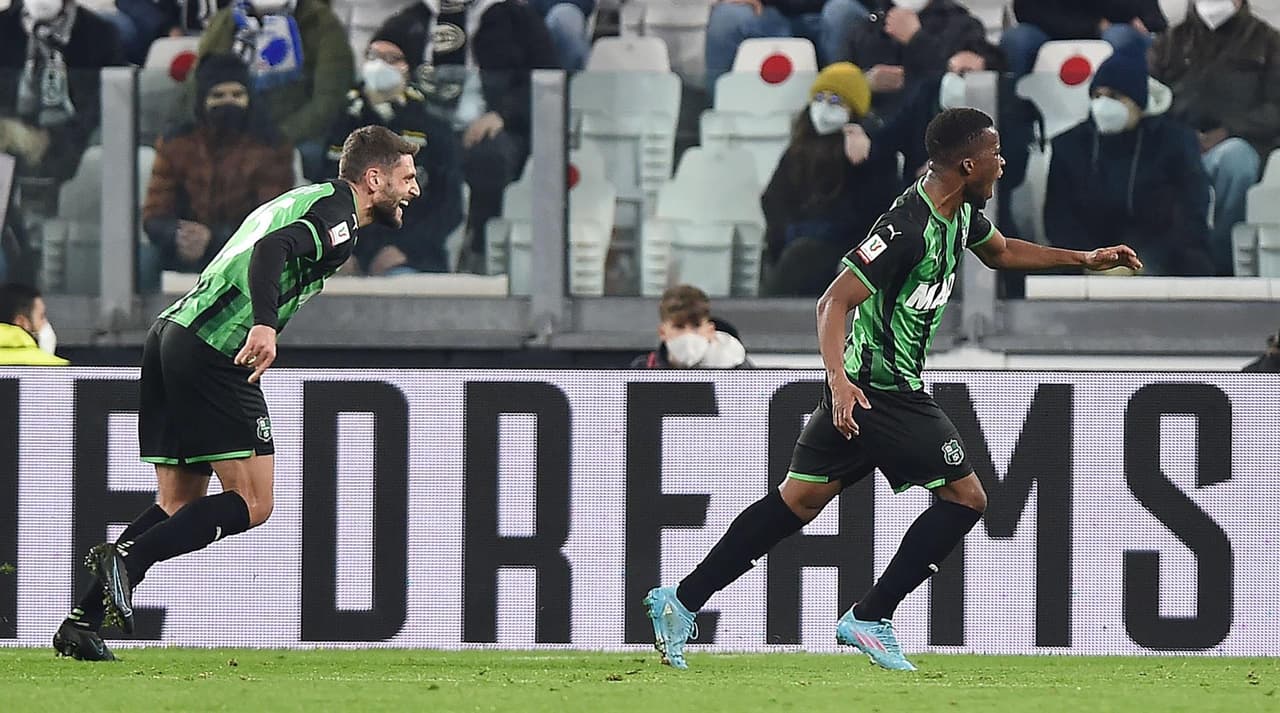 Juventus derrota 2-1 al Sassuolo y es el otro semifinalista de la Coppa Italia. Paulo Dybala y Dusan Vlahovic marcaron la diferencia durante el encuentro. Traore anotó el tanto en solitario para los Neroverdi.