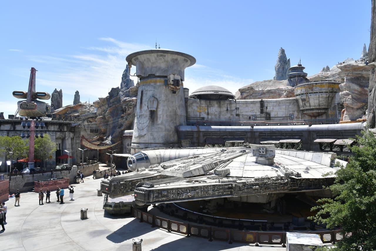 Disney abre las puertas al nuevo parque temático Star Wars: Galaxy's Edge, en Anaheim, California.