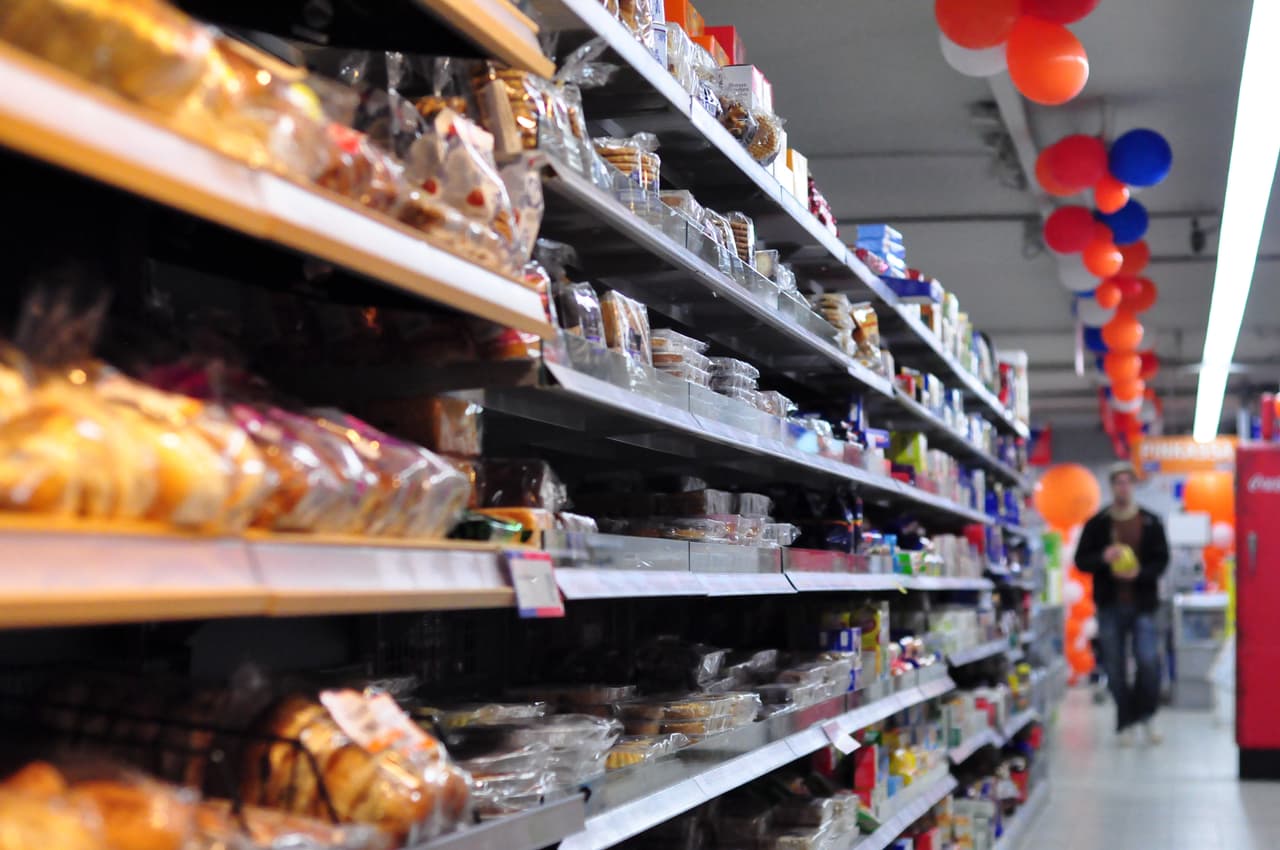 En San Antonio, estos beneficios y otros más pueden ser accesibles a través de la Tarjeta Lone Star, la cual puede ser usada como una tarjeta de crédito y con ella comprar en cualquier tienda que acepte el programa SNAP.