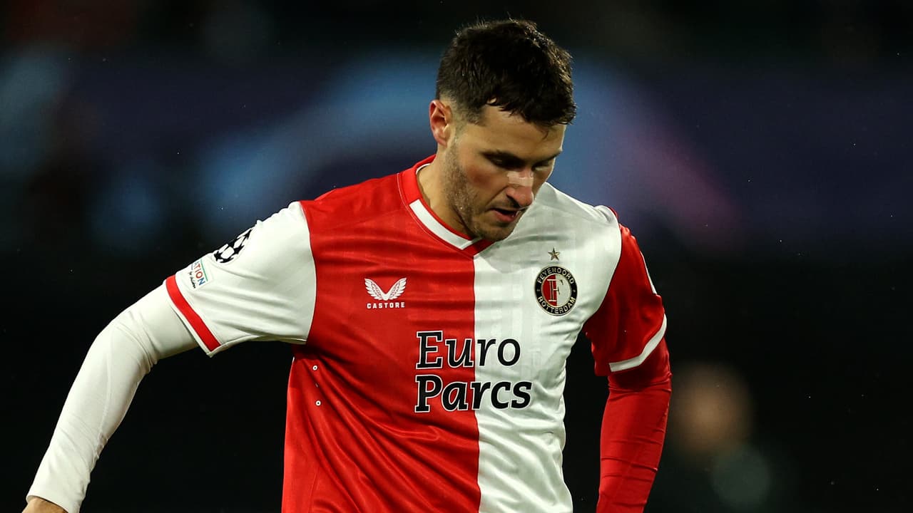 Histórico de Feyenoord explota contra Santi: "Que ya no le den el balón"