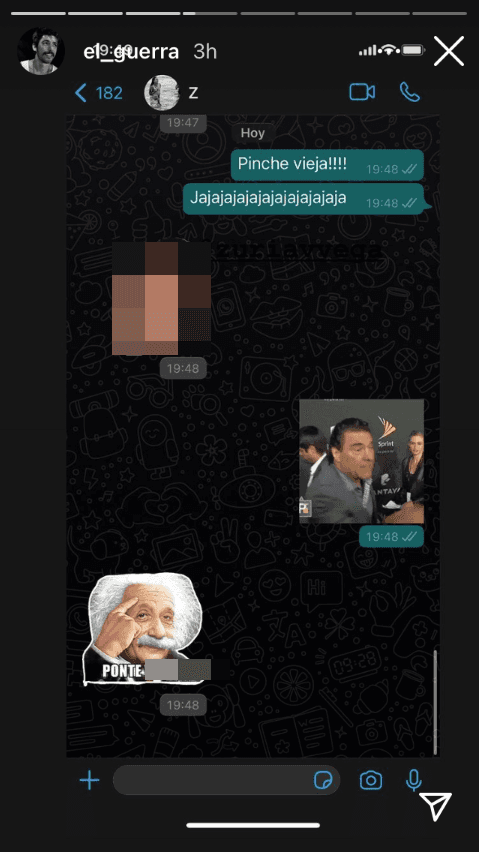 Incluso, le dijo 
<b><a href="https://www.univision.com/famosos/si-ocurre-zuria-vega-lo-contara-la-actriz-no-tiene-respuesta-para-la-pregunta-que-mas-le-hacen-los-fans-video">"pinche vieja"</a></b> entre risas y utilizó un 'sticker' de Eduardo Yáñez, referente a cuando abofeteó al reportero Paco Fuentes.