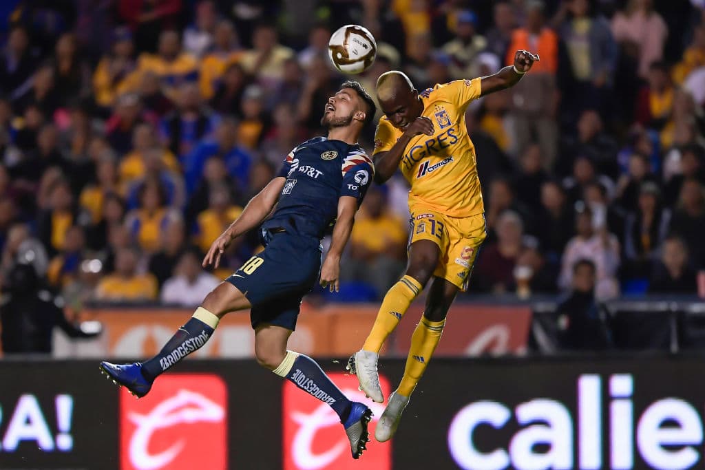 En días pasados, la salida de Valencia estaba casi hecha luego de que Rafael Carioca renovará su contrato por dos años más.