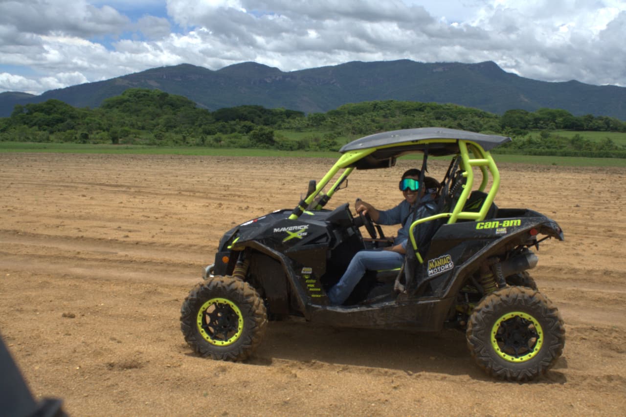 Julión es amante de la adrenalina y la velocidad y en su 'racer', recorre el campo, los valles, cerros y montes de su tierra.
