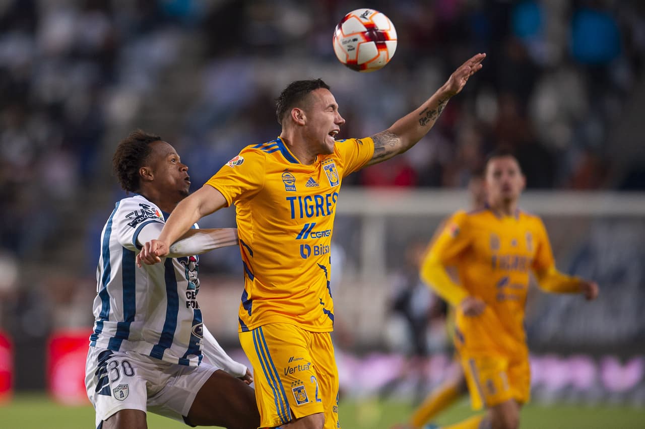 Con dos goles de Víctor Guzmán el Pachuca venció a Tigres y tomaron el liderato del Clausura 2022.