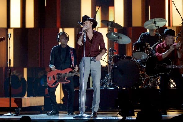 En segundo lugar, Billboard posicionó al cantante de country Kenny Chesney con un acumulado de 32 millones 956 mil 240 dólares.