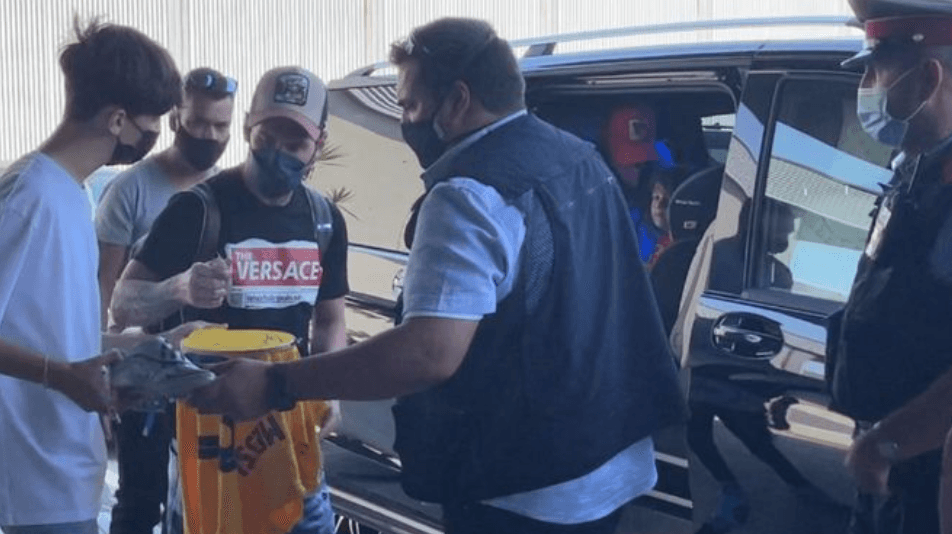 Messi ya está en Barcelona a la espera de su renovación