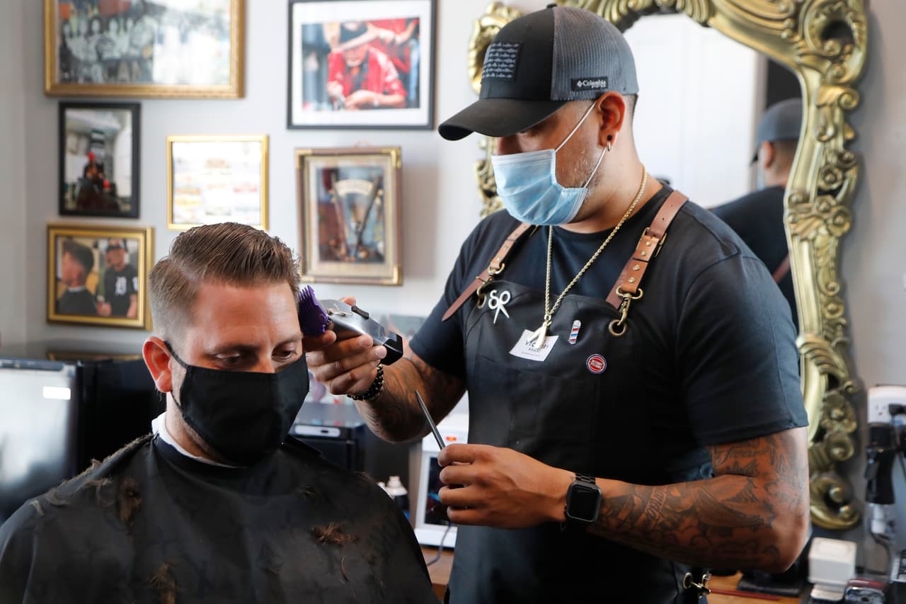 <b>Puesto 5: Michigan.</b> Antes de la pandemia ya tenía una de las tasas de desempleo más altas del país y entre junio de 2019 y junio de 2020 tuvo una disminución del empleo de 12.8% (la 6º más alta). En junio la tasa de desempleo también era la sexta peor de la nación (14.8%). 52.2% de los adultos viven en hogares que han perdido al menos parte de sus ingresos desde de marzo (el 8º más alto).
<br>