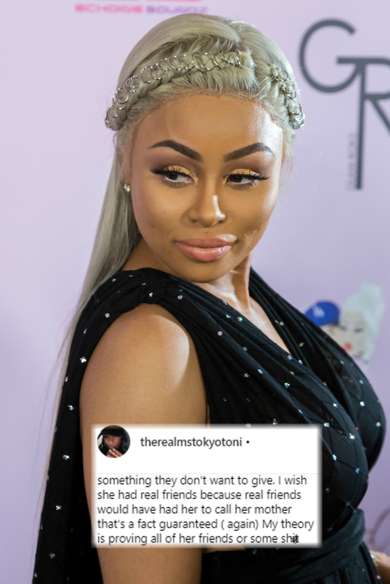 Pero ella le adjudica el descuido de la celebridad a su fama, a Hollywood y a sus amigos. "Los amigos verdaderos le dirían que llamara a su mamá. Mi teoría es probar que todos sus amigos son mie**s".