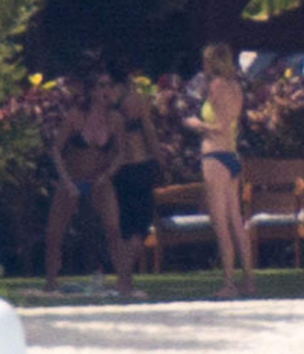 Pero los recién casados no viajaron solos.