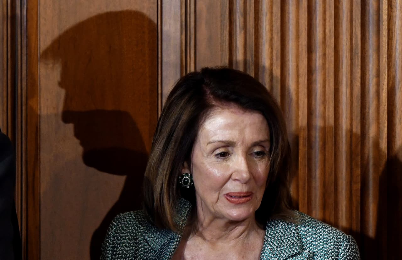 Pelosi dice que el voto por correo es esencial para la salud de los estadounidenses