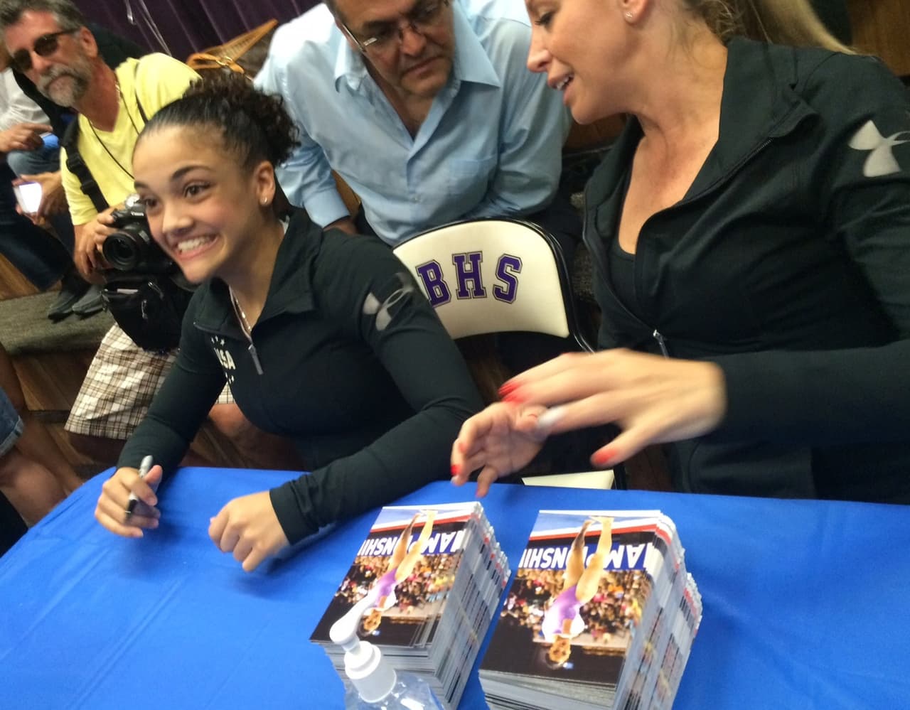Despedida de pueblo para Laurie Hernández, la gimnasta latina del equipo olímpico de EEUU