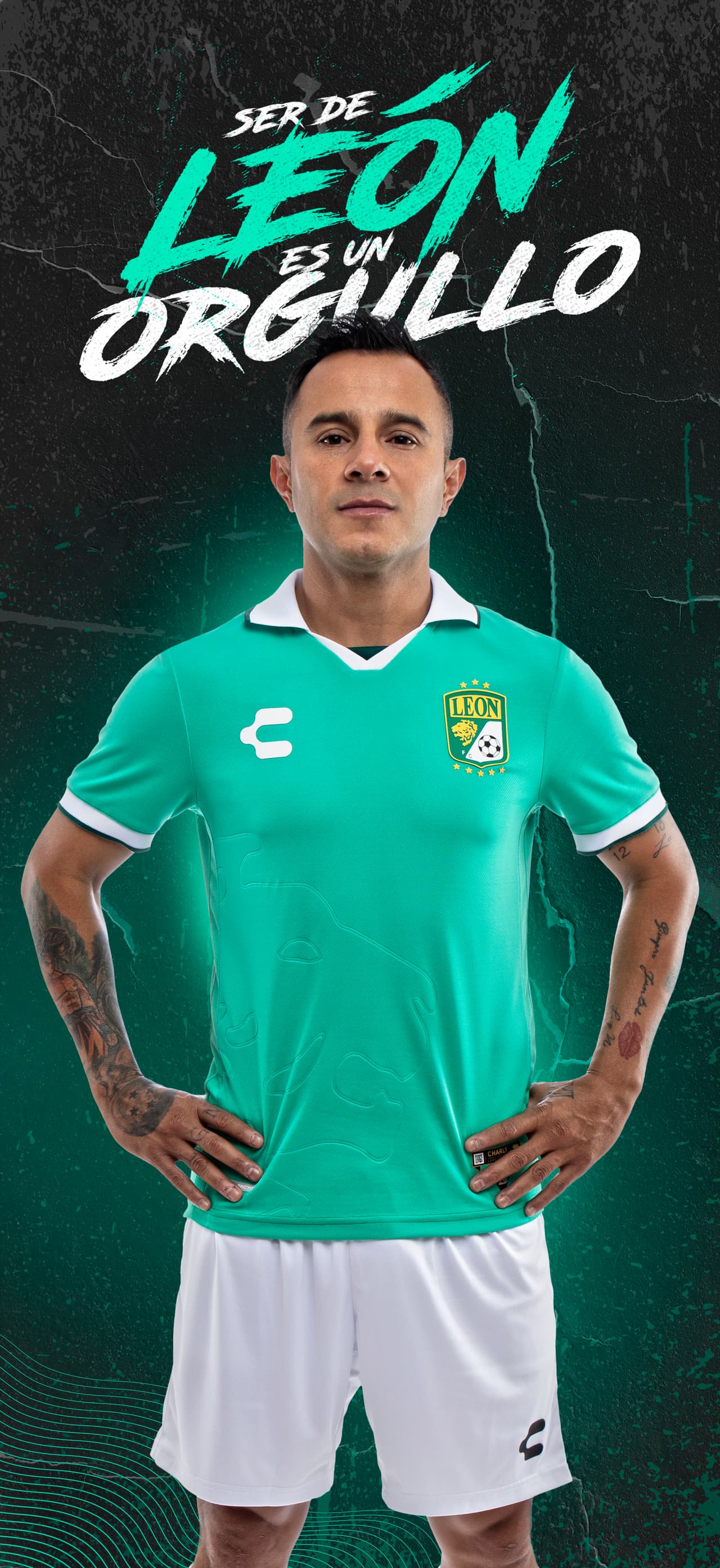 Solo se han hecho 5 mil piezas, foleadas y consigo de fanático, el costo es de $1,999 pesos.