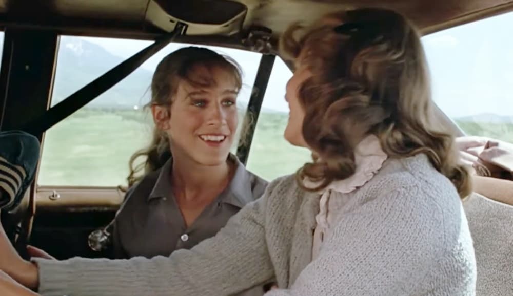 <b>Sarah Jessica Parker- Rusty</b>
<br>Actriz que interpretó a Rusty, la alegre novia de Willard y la mejor amiga de Ariel. Antes del éxito de 'Footloose', Sarah Jessica Parker ya era reconocida en Broadway gracias a su trabajo en el musical 'Annie'.
<br>