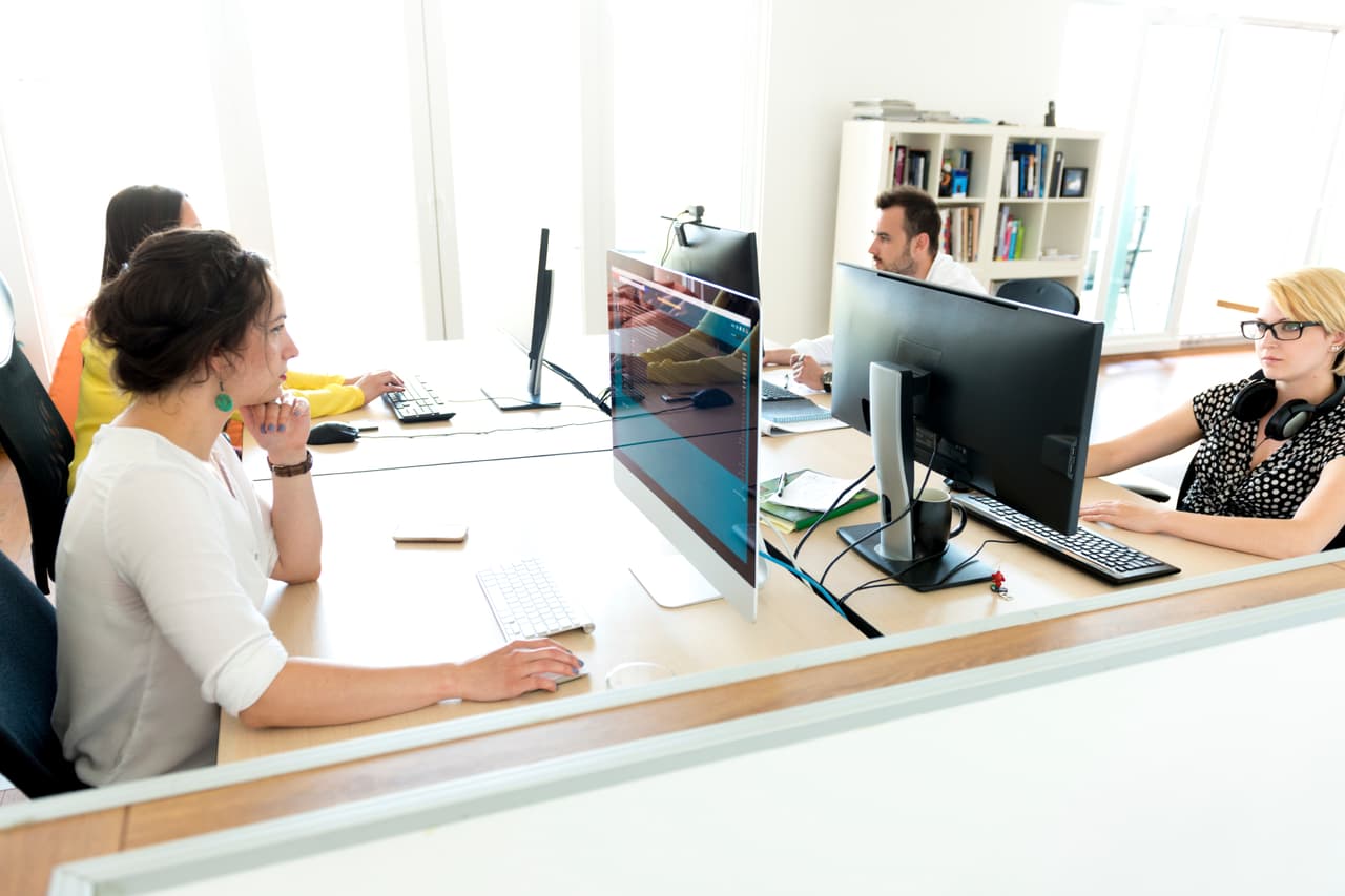 Adaptarse al nuevo ambiente laboral tomará un poco de tiempo. De tí depende que el primer día de trabajo sea una experiencia positiva.