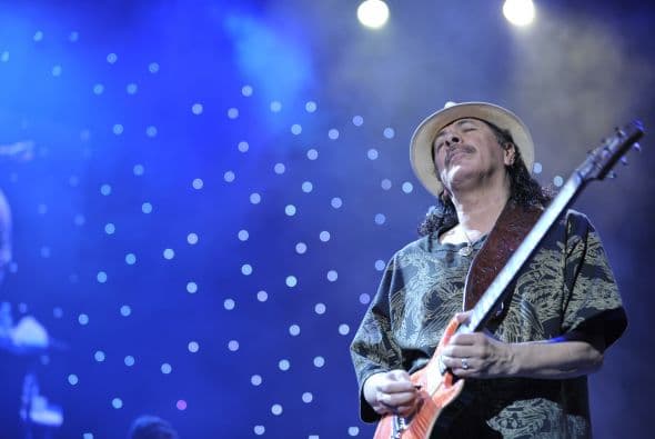 El guitarrista mexicano Carlos Santana recibió la suya el 17 de agosto de 1998.