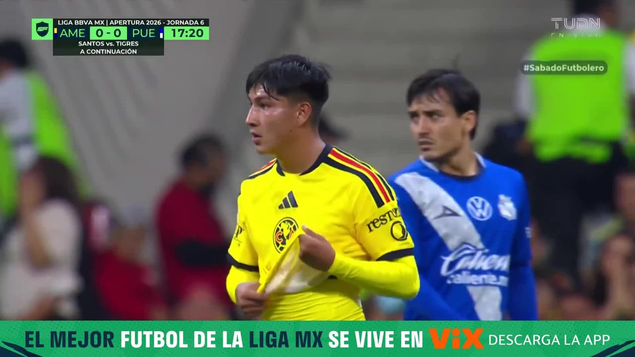 ¡El poste evita un golazo del América al Puebla así!