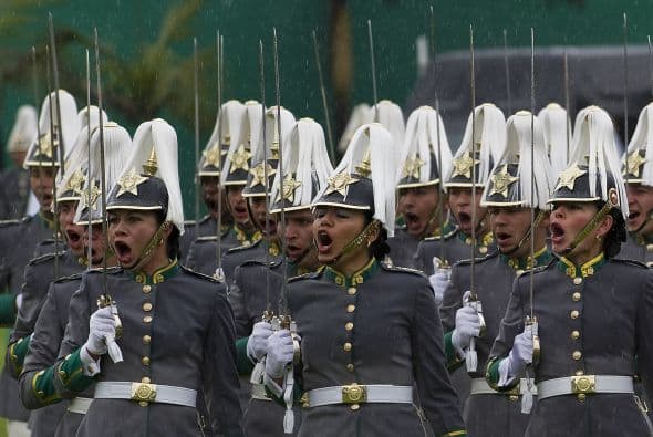 También se contó con la presencia del director de la Escuela de Cadetes de la Policía, General Francisco de Paula Santander y el Coronel Édgar Sánchez Morales.