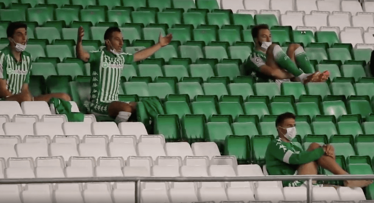 Andrés Guardado, con dotes de entrenador en el Betis