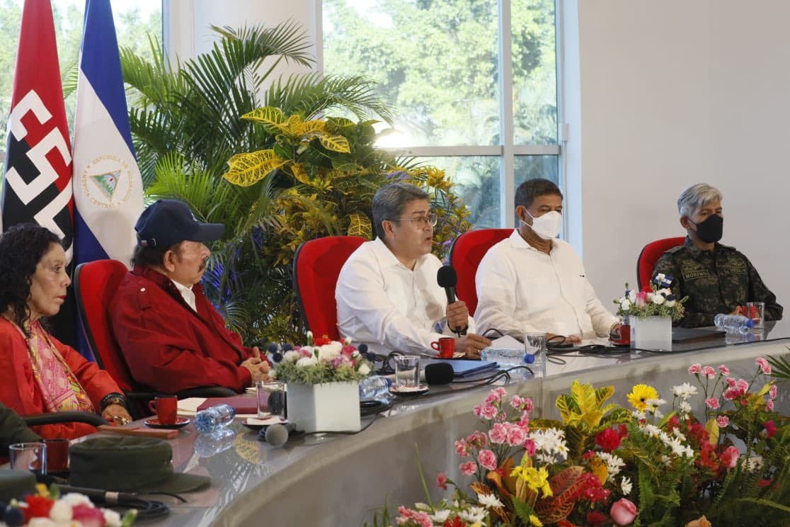 Daniel Ortega and Juan Orlando Hernandez attend signing of terroritial pact over Gulf of Fonseca, Oct 28, 2021.