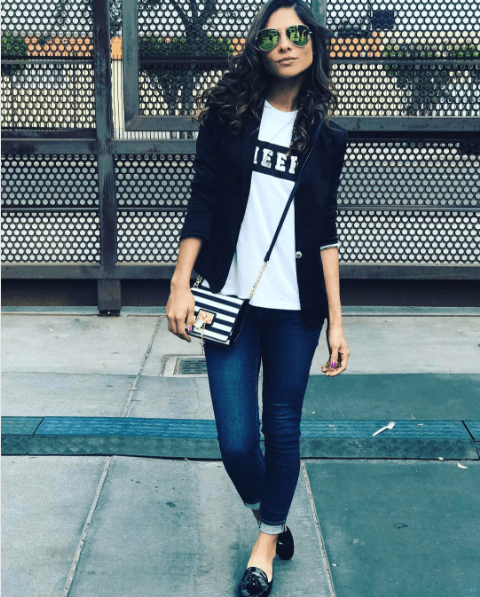 Y en cada oportunidad que tiene, la bella conductora comparte un vídeo cantando algún tema de este género.