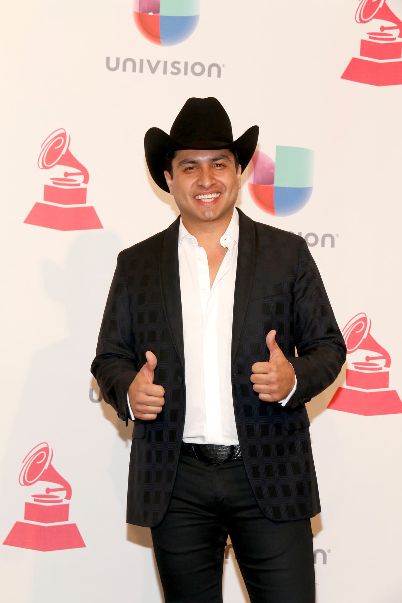 "Creo que 
<b><a href="https://www.univision.com/entretenimiento/el-dueto-mas-tierno-julion-alvarez-enamora-al-cantar-en-un-show-con-su-bebe-en-brazos-video" target="_blank">voy a tener otra beba</a></b>, otra, no sé, no sé, no estoy seguro. Es que no me quiero equivocar ni me quiero tampoco ilusionar en pensar algo […] el doctor es quien interpreta los estudios", aseveró.