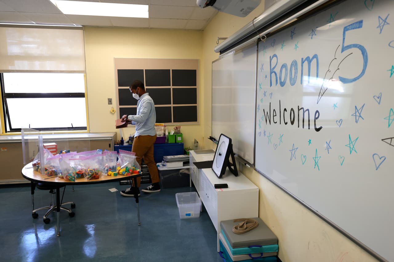 Aprueban $2.5 millones de fondos federales para apoyar el programa de mentorías para maestros en Arizona