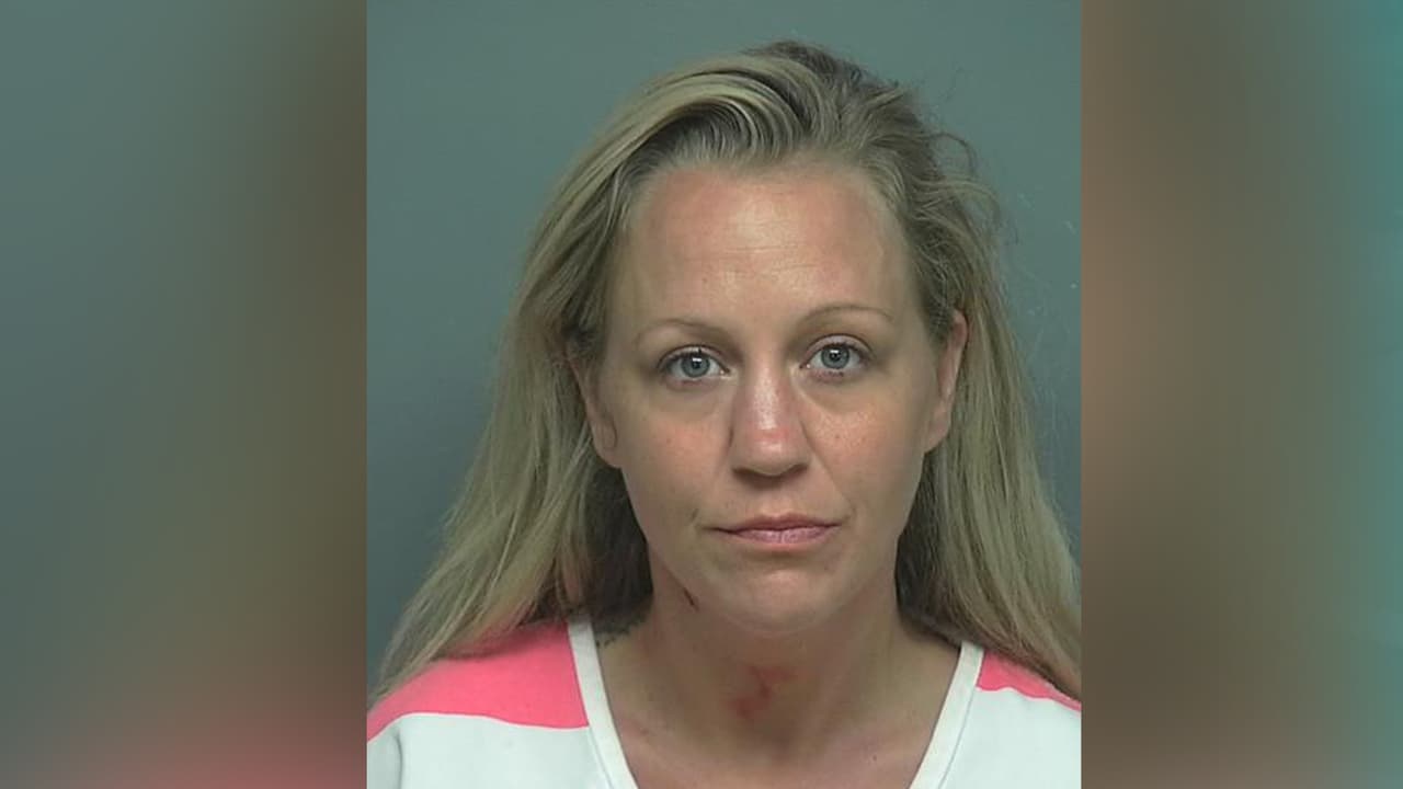 Kari Noelle Blankenship - Por conducir bajo los efectos del alcohol.