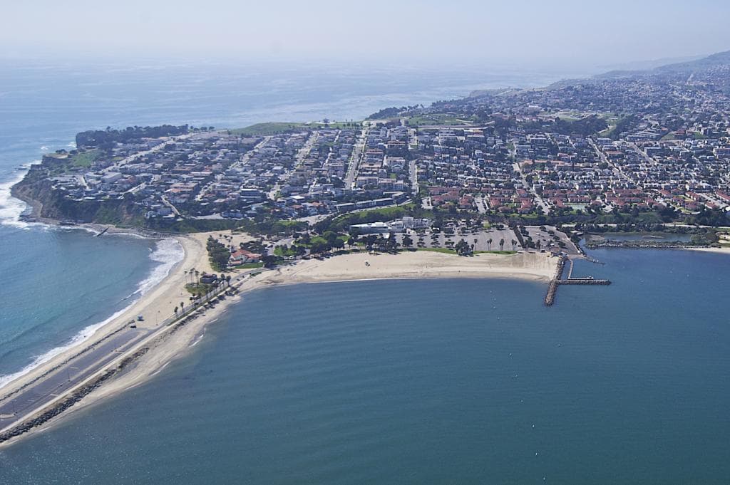 <b>Cabrillo beach </b>
<br>Locación: Long Beach
<br>De acuerdo con la alerta del Departamento de Salud, el agua en la zona supera el nivel bacterias aceptadas por el estado de California.