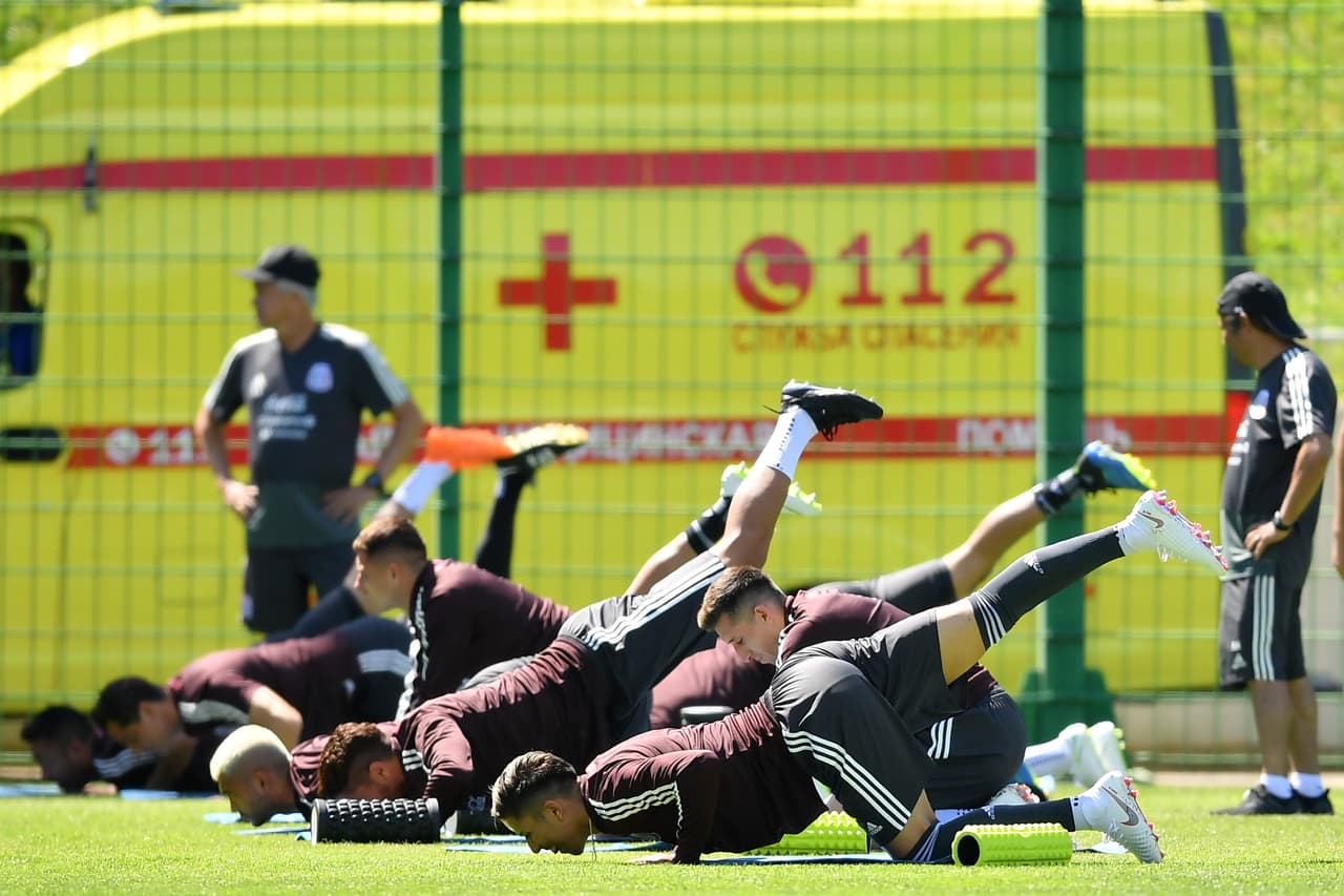 La plantilla sabe que bajo el sistema de rotaciones que suele aplicar el técnico colombiano es necesario que todos estén a disposición.
