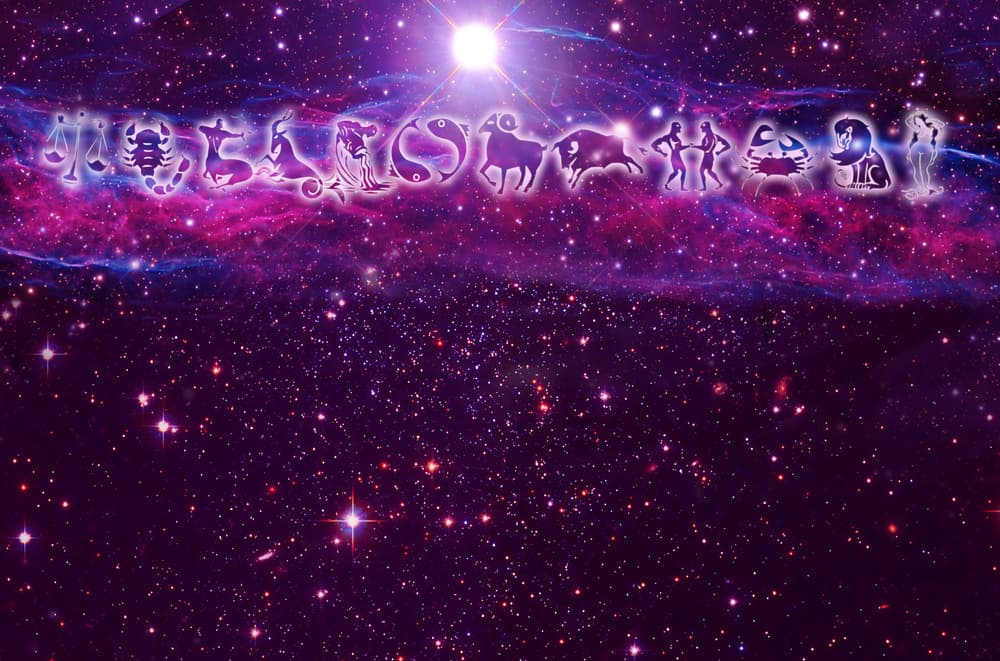 Por eso, cuando algunos de ellos se acercan a nuestro planeta, sus energías influyen sobre nosotros y sobre nuestros comportamientos. No debes perder de vista todas las predicciones del Profesor Zellagro, para estar al día en lo que los astros tienen destinado para ti.